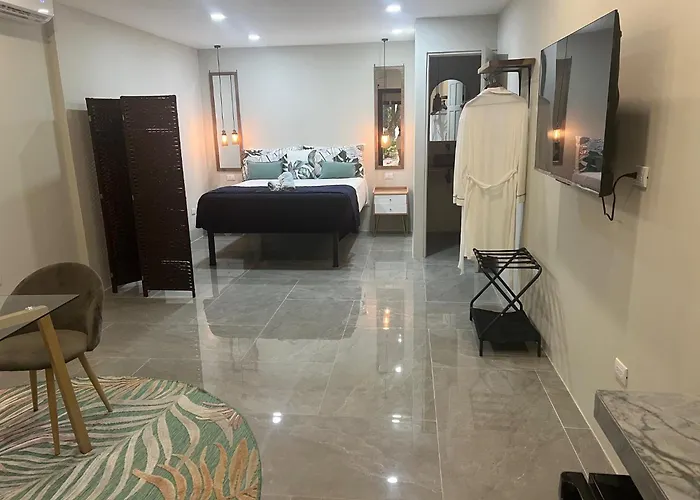 Puerta Negra 3*